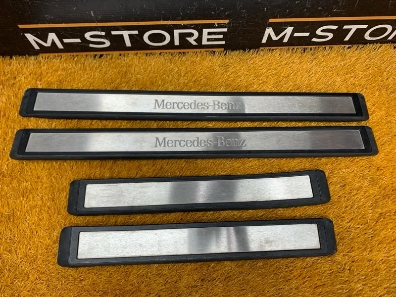 Накладка на порог салона Mercedes-Benz E-Class 2007 A2116805635 W211 272.943