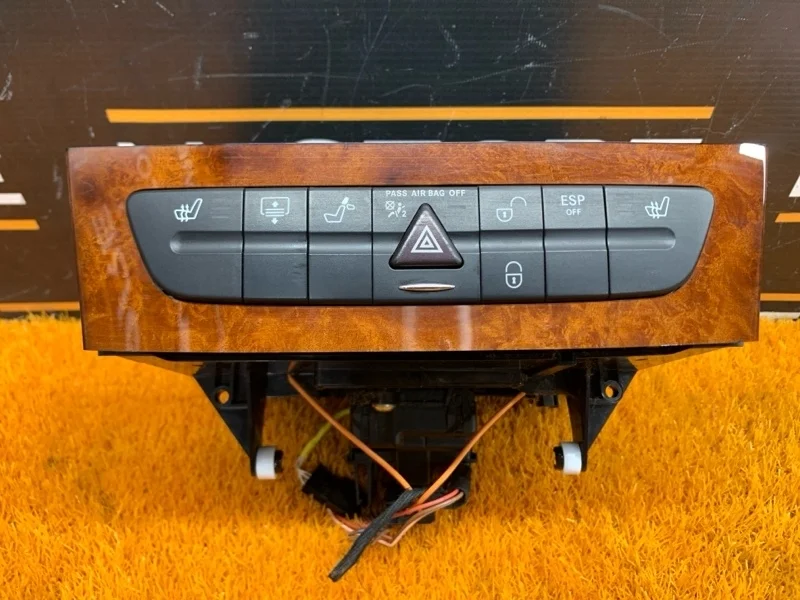 Блок кнопок (подогрев сидений) Mercedes-Benz E-Class 2008 A2116803152 W211 272.943