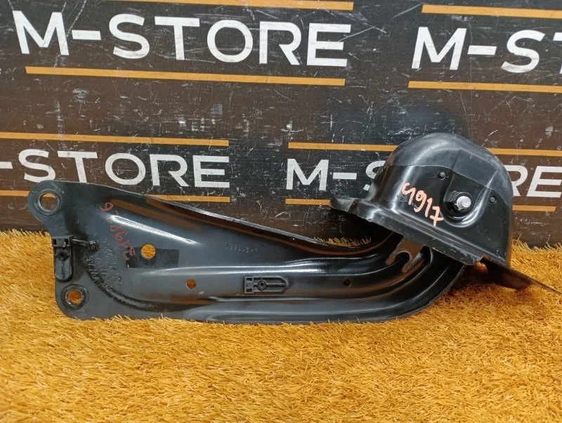 Рычаг подвески нижний Audi A3 2014 5Q0505225C 8V CXSA, задний левый