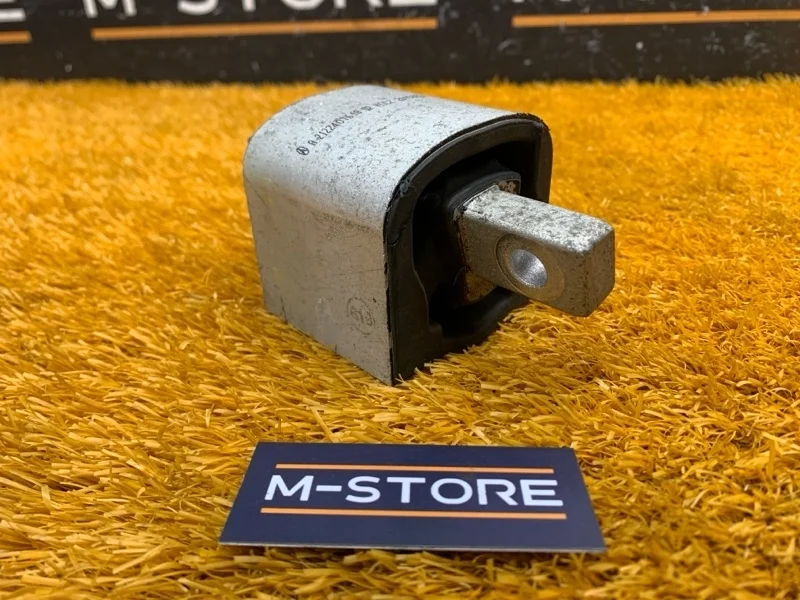 Подушка кпп Mercedes-Benz E-Class 2015 A2122401618 W212 274.920