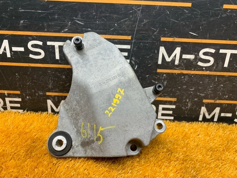Кронштейн подушки двигателя Mercedes-Benz B-Class 2013 A2702230002 W246 270.910, правый