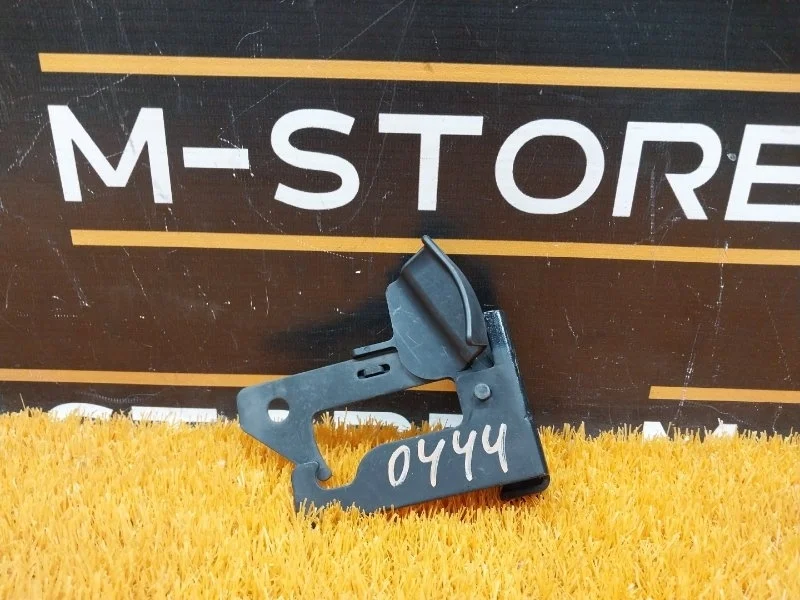 Замок капота Mercedes-Benz C-Class 2010 A2048800064 W204 271.860