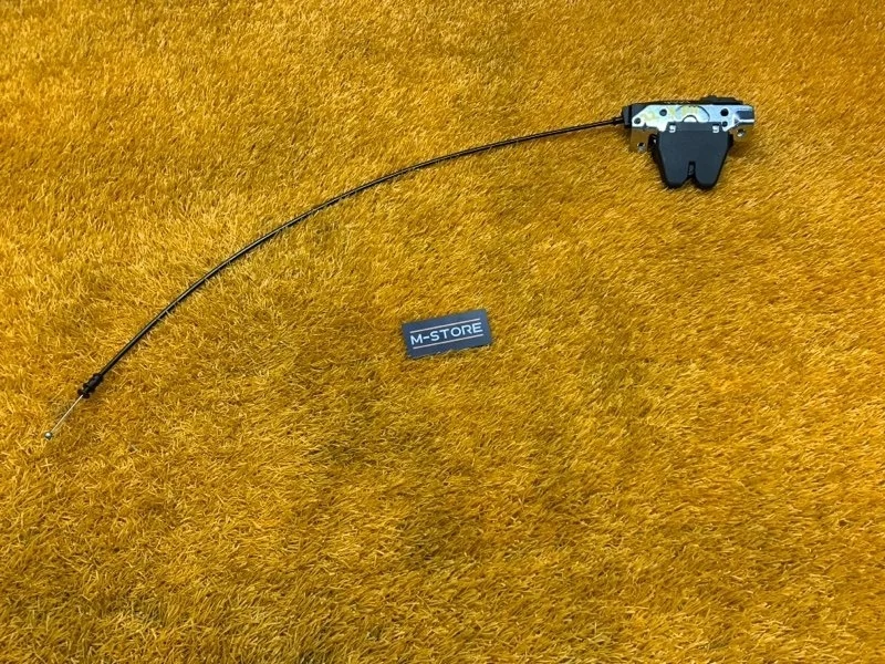 Замок багажника Mercedes-Benz C-Class 2009 A2047500185 W204 272.947