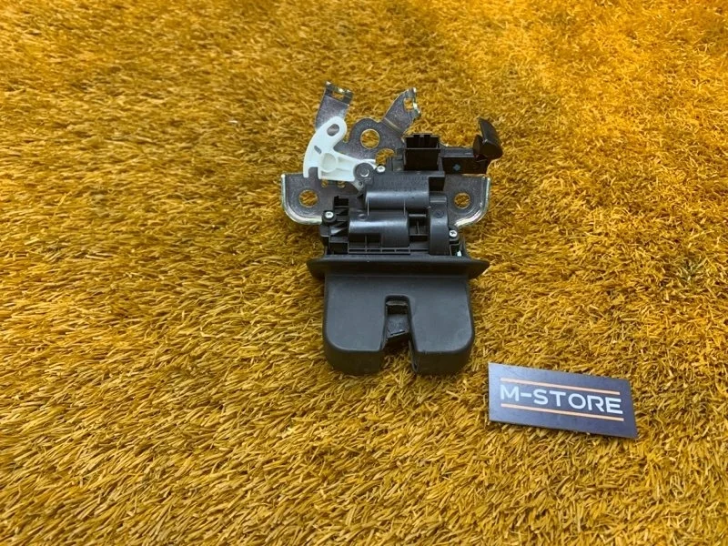 Замок багажника Audi A8 2013 4H0827505A 4H/D4 CEUA