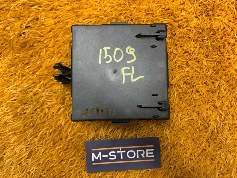 Блок управления дверью Mercedes-Benz C-Class 2013 A2129001529 W204 271.820, передний левый