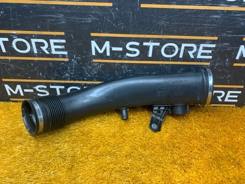 Патрубок интеркулера Bmw X5 2014 13717605585 F15 N55B30A