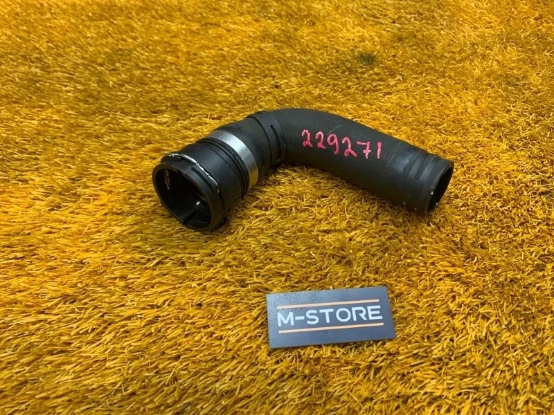 Патрубок системы охлаждения Volkswagen Touareg 2011 7P0121051 7P CGRA