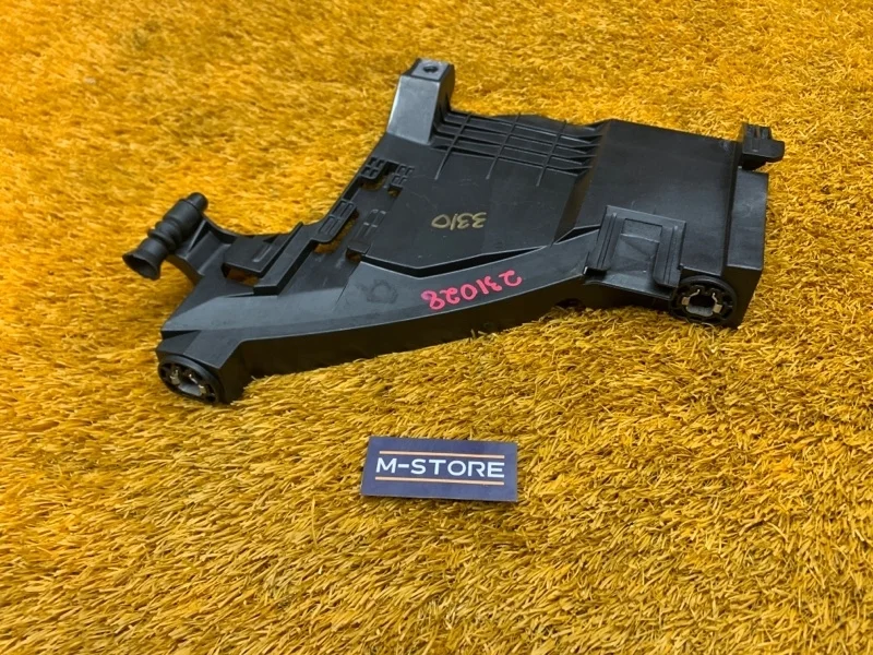 Кронштейн фары Audi A5 2011 8T0941453A 8T CDNC, левый