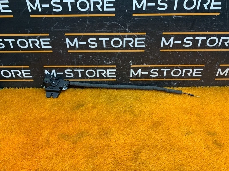 Замок багажника Mercedes-Benz C-Class 2015 A2047500485 W205 274.920