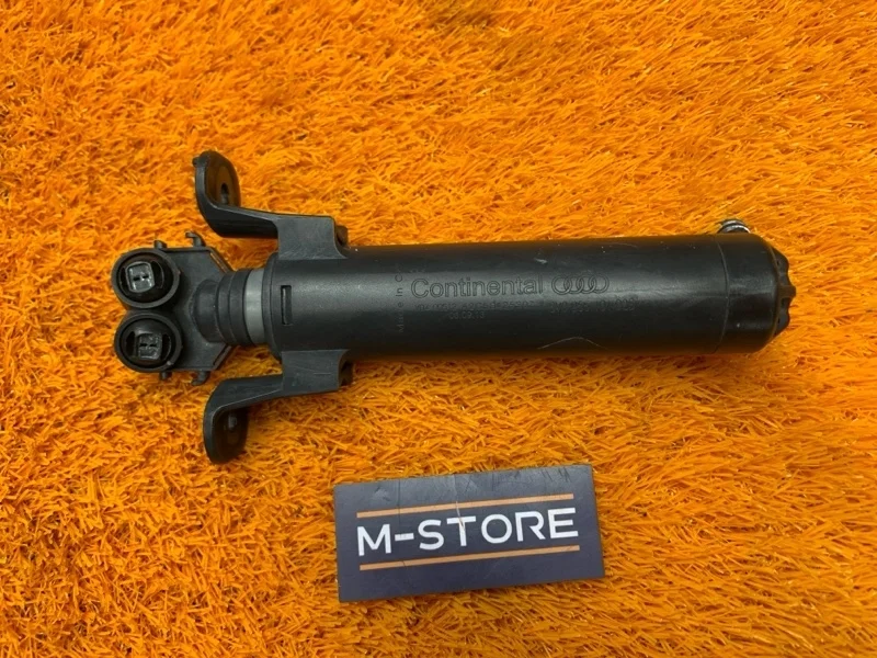 Форсунка омывателя фары Audi A3 2013 8V0955101 8V CXSA, левая