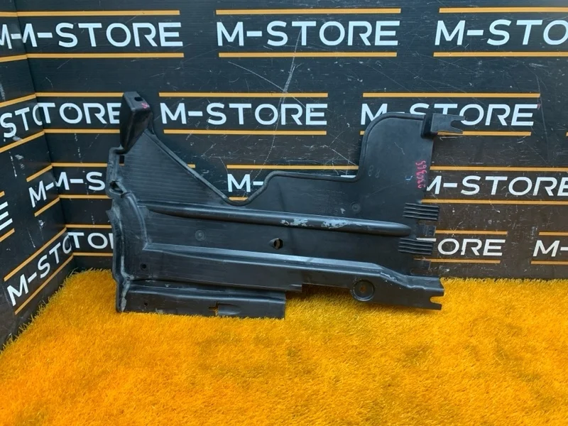 Защита днища кузова Audi A4 2010 8K0825216F B8/8K CDHB, задняя правая