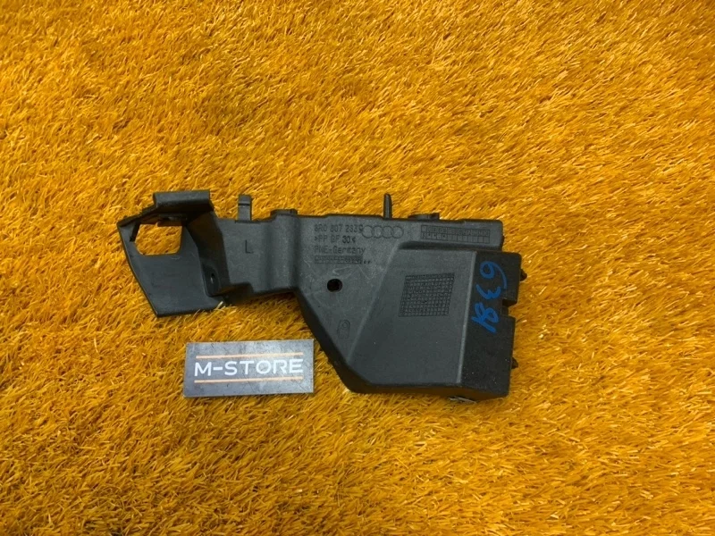 Крепление бампера Audi Q5 2015 8R0807283C 8R CNCD, переднее левое