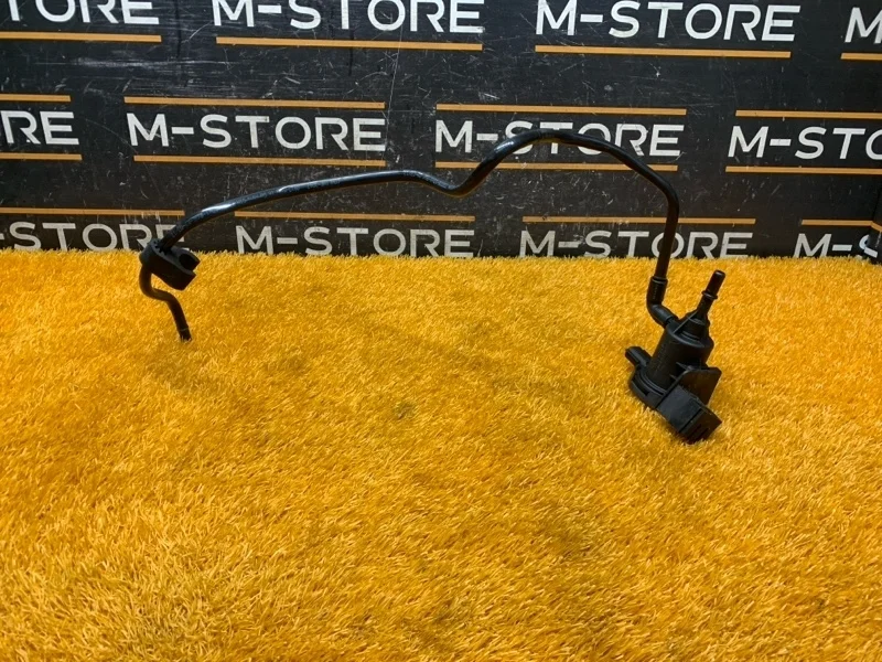 Клапан вентиляции топливного бака Mercedes-Benz E-Class 2012 A0014760532 W212 276.952