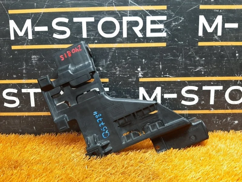 Кронштейн фары Audi Q5 2010 8R0941453 8R CDNC, левый