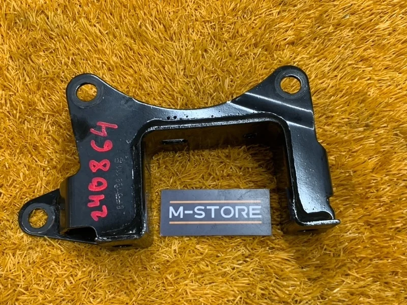 Кронштейн КПП Audi A1 2011 6R0199111B 8X CAX, левый