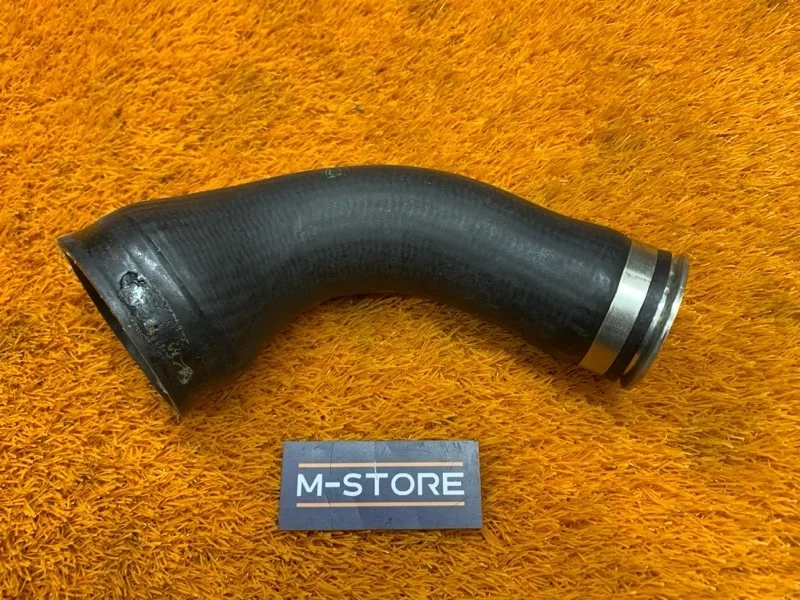 Патрубок интеркулера Bmw X6 2011 7575408 E72/E71 N63B44A, правый