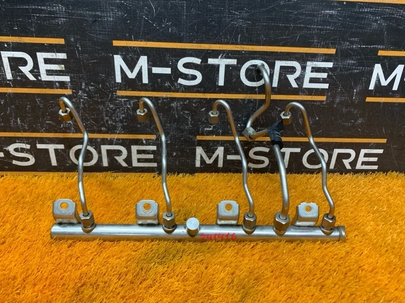 Топливная рампа Bmw X6 2011 13537547599 E72/E71 N63B44A, правая