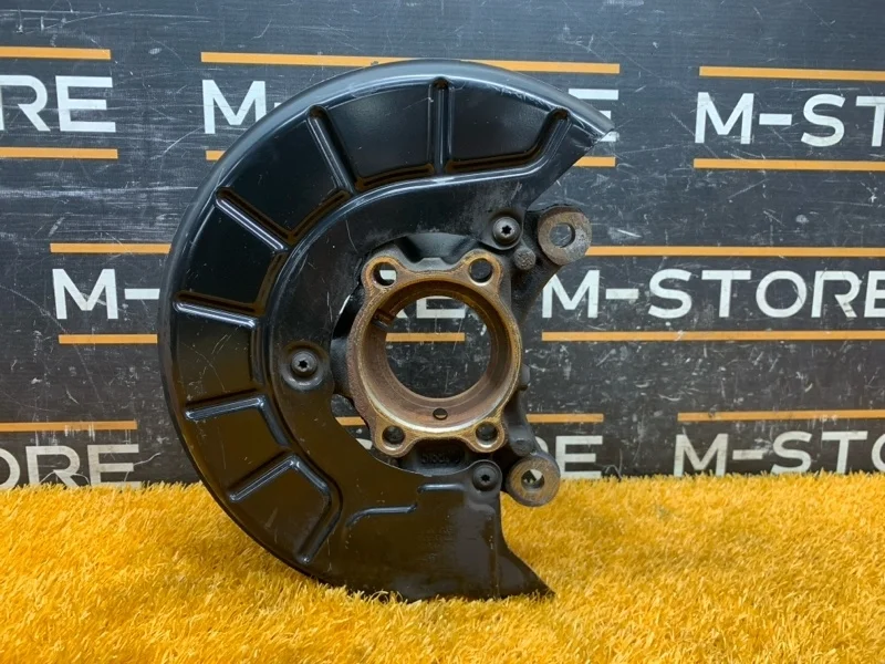 Кулак поворотный Audi Q3 2012 1K0407256AA 8U CPSA, передний правый