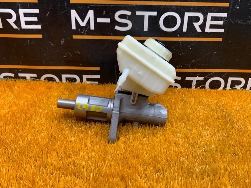 Главный тормозной цилиндр Audi Q5 2013 8K0611021A 8R CTVA