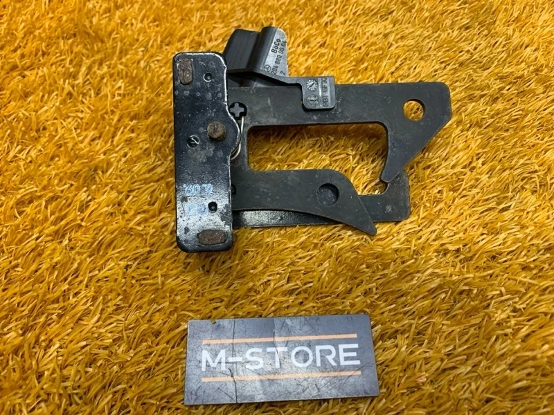 Замок капота Mercedes-Benz C-Class 2009 A2048800064 W204 272.947