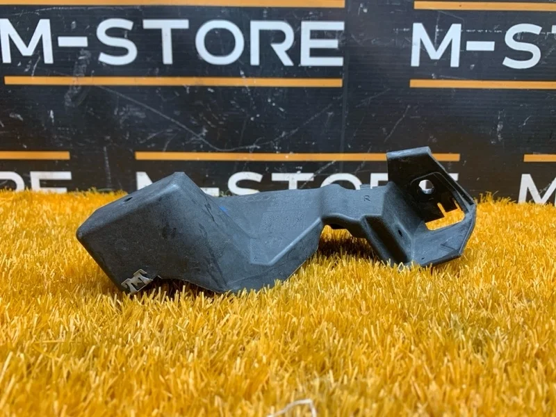 Крепление бампера Audi Q5 2015 8R0807284C 8R CNCD, переднее правое