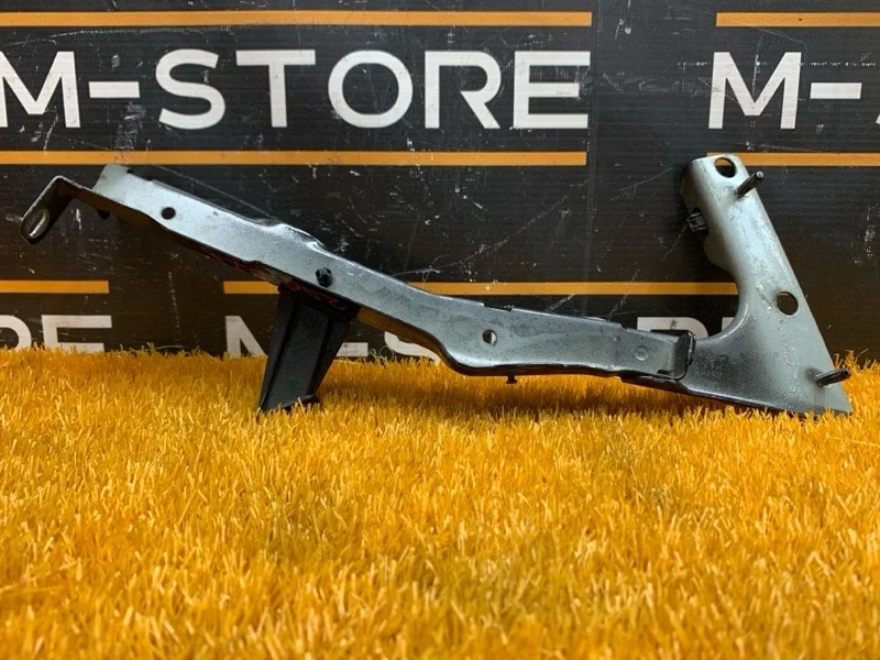 Крепление крыла Audi A5 2013 8T0821135C 8T CDNC, переднее левое