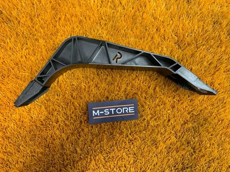 Кронштейн радиатора Audi Q3 2012 8U0805528 8U CPSA, правый