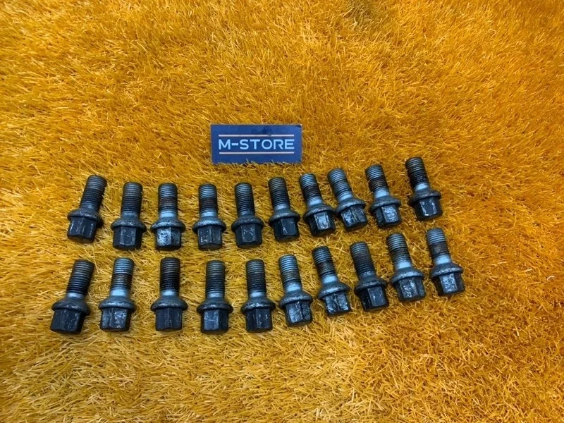 Болт колесный Mercedes-Benz C-Class 2011 A0009904907 W204 276.957