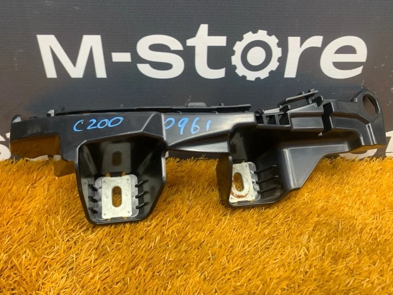 Крепление бампера Mercedes-Benz C-Class 2014 A2058850365 W205 274.920, заднее левое