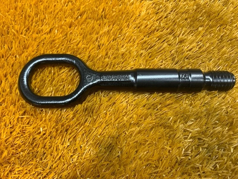 Крюк буксировочный Volkswagen Passat 2015 8K0805615 B8/3G CZEA