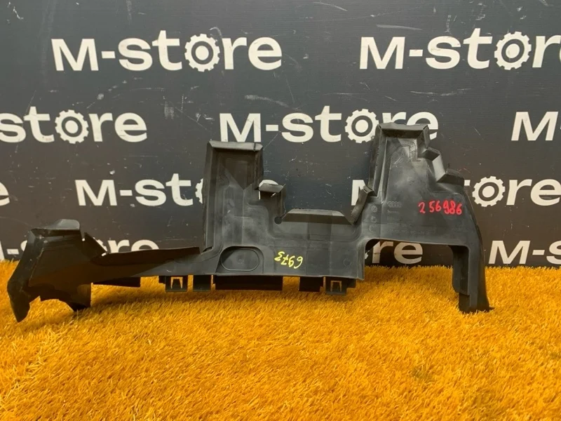 Воздуховод радиатора Audi Q5 8R0121284L 8R, правый