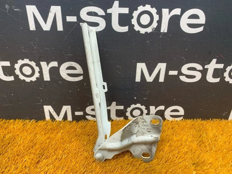 Петля капота Audi Q3 8U0823302 8U