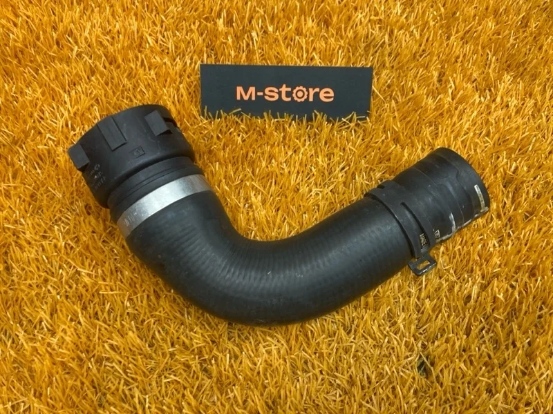 Патрубок системы охлаждения Porsche Cayenne 2013 7P0121051 958 5502