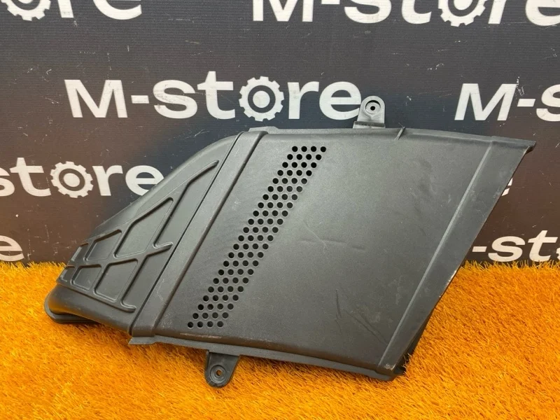 Воздухозаборник Audi Q5 2013 8R0129618J 8R CNCD