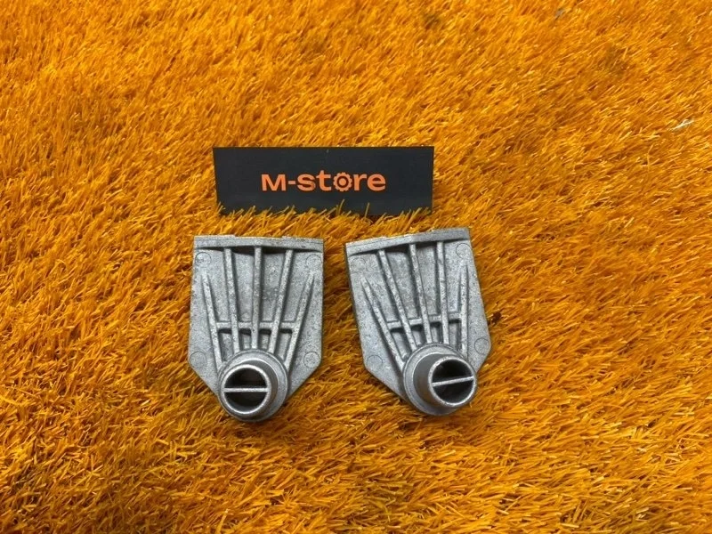 Кронштейн радиатора Volkswagen Touareg 2010 7P0121079 7P CGRA