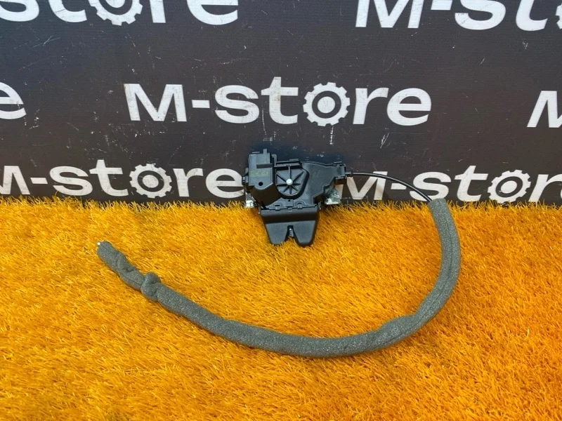 Замок багажника Mercedes-Benz C-Class 2014 A2047500485 W205 274.920