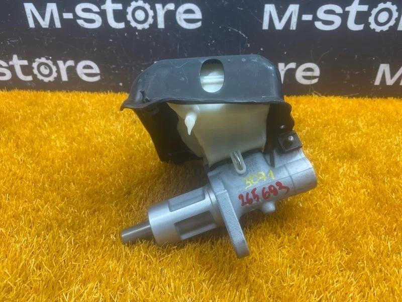 Главный тормозной цилиндр Audi A4 2008 8K0611021A B8/8K CABB