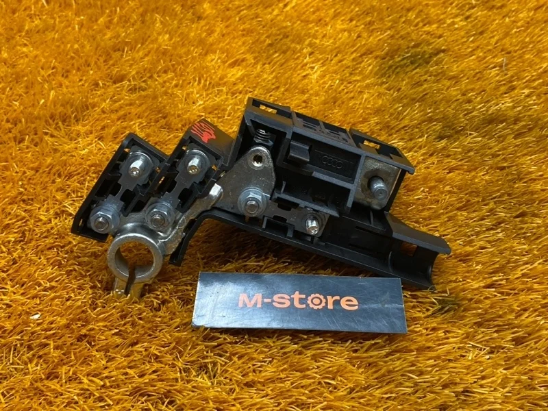 Клемма плюсовая Audi A4 2008 8J0915459 B8/8K CABB