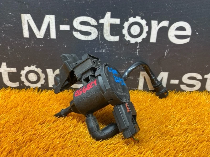 Клапан вентиляции топливного бака Mercedes-Benz C-Class 2014 A0014760532 W205 274.920