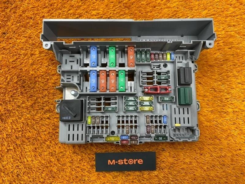 Блок предохранителей Bmw 3-Series 2006 61146906624 E90 N46B20B