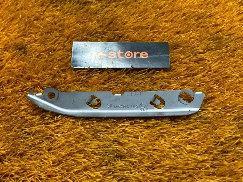 Крепление бампера Bmw 3-Series 2006 51117134097 E90 N46B20B, переднее левое