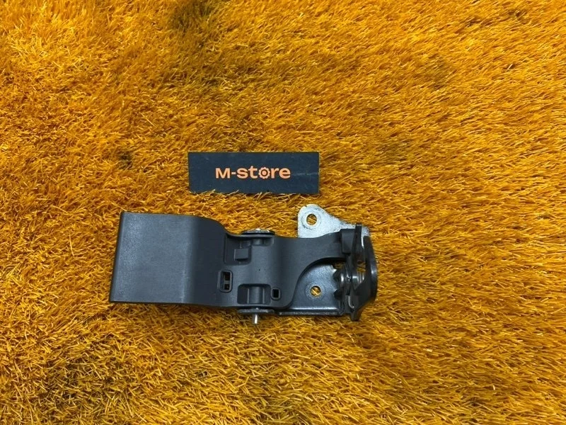 Замок капота Audi A1 2011 8X0823480A 8X CAX