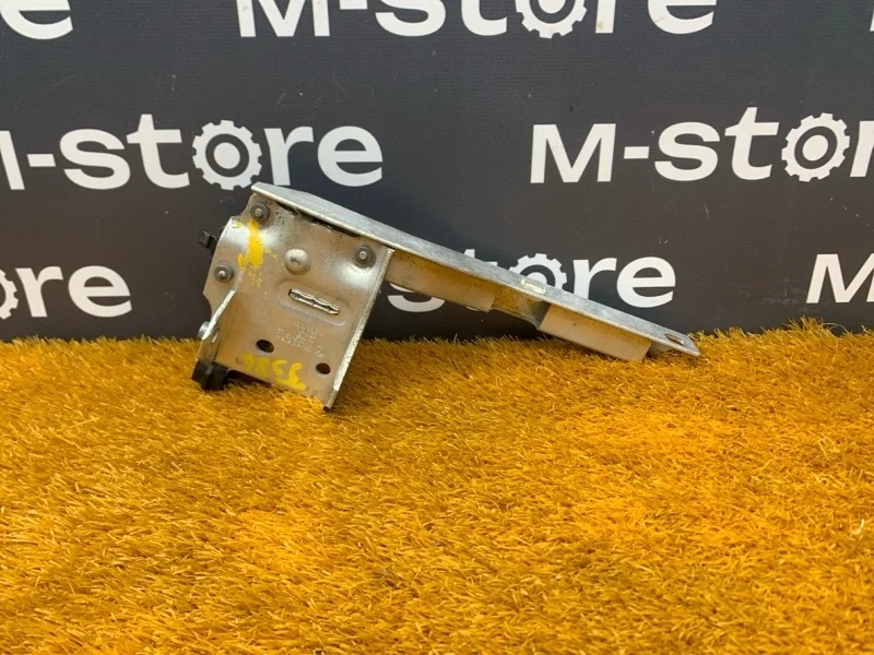 Кронштейн радиатора Bmw 7-Series 2009 17117575247 F01 N63B44A, левый