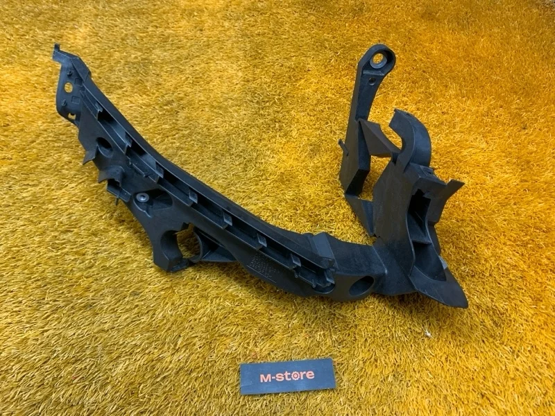 Кронштейн фары Audi A4 2008 8K0805608 B8/8K CABB, правый