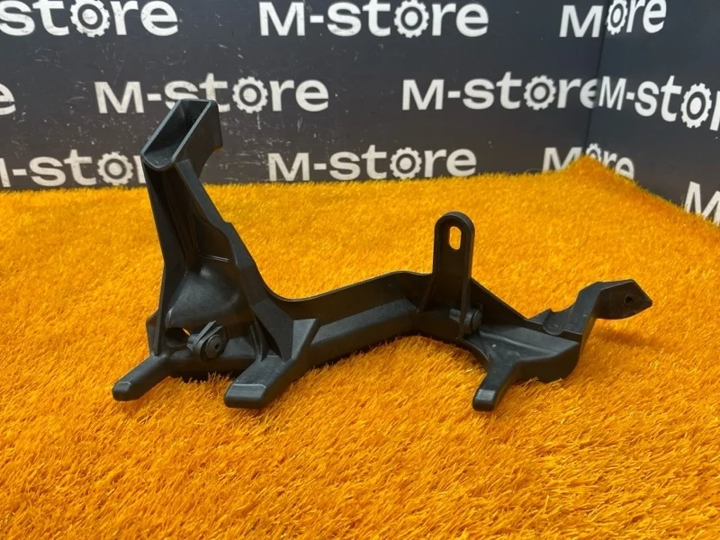 Крепление бампера Porsche Cayenne 2008 7L5807890 957 M4801, переднее правое