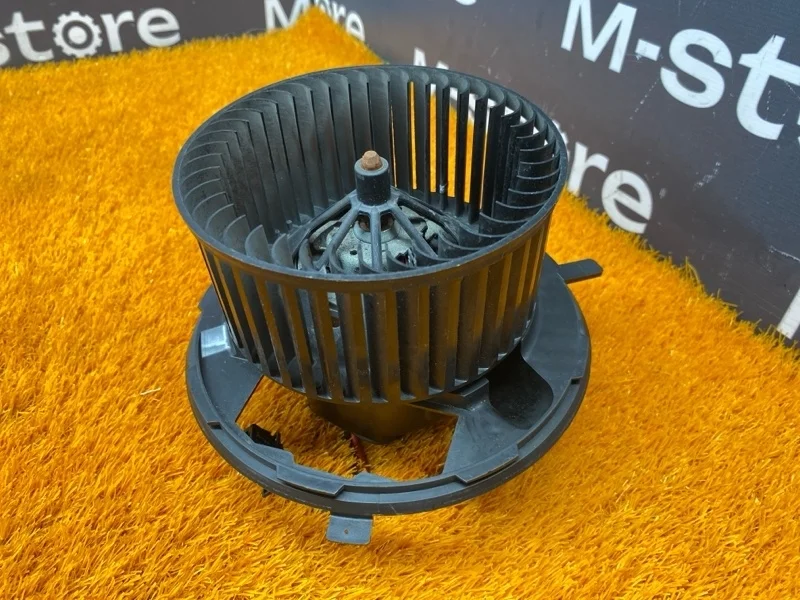 Мотор печки Audi Q3 2013 1K2820015G 8U CCZ