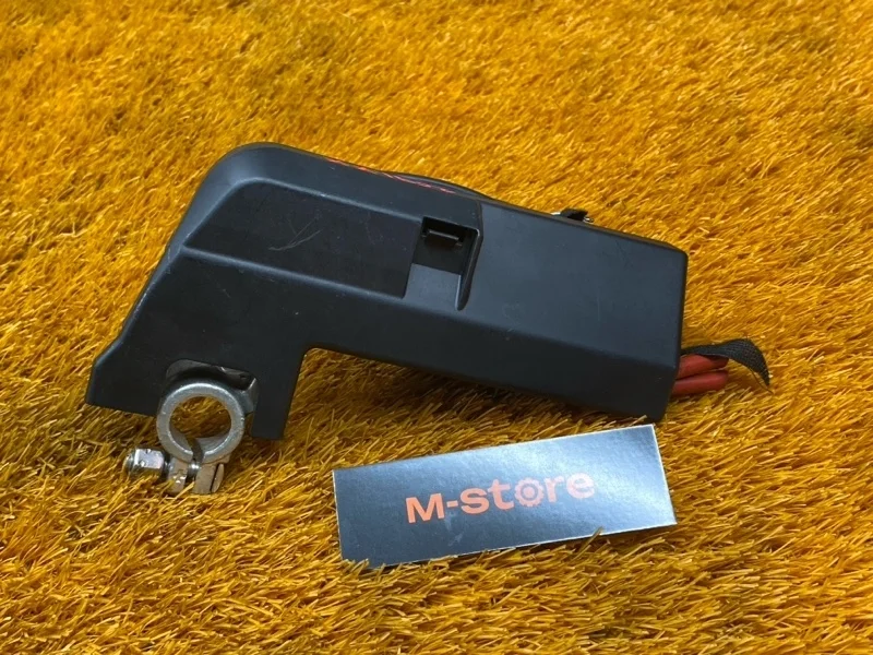 Клемма плюсовая Audi Q5 2010 8J0915459 8R CAL