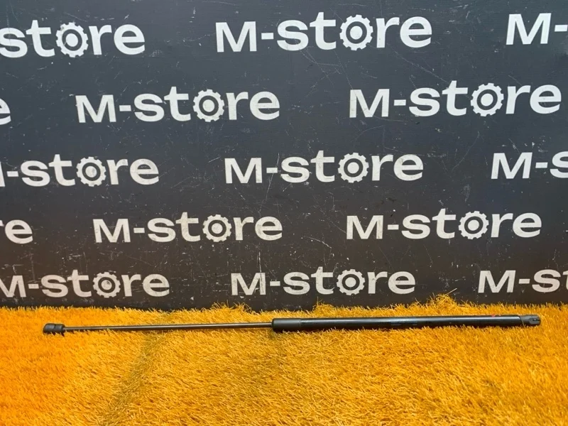 Амортизатор капота Audi Q3 2013 8U0823359B 8U CCZ, правый