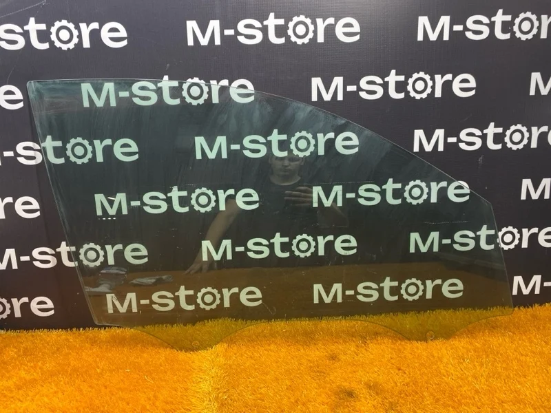 Стекло боковое Audi Q3 2013 8U0845202 8U CCZ, переднее правое