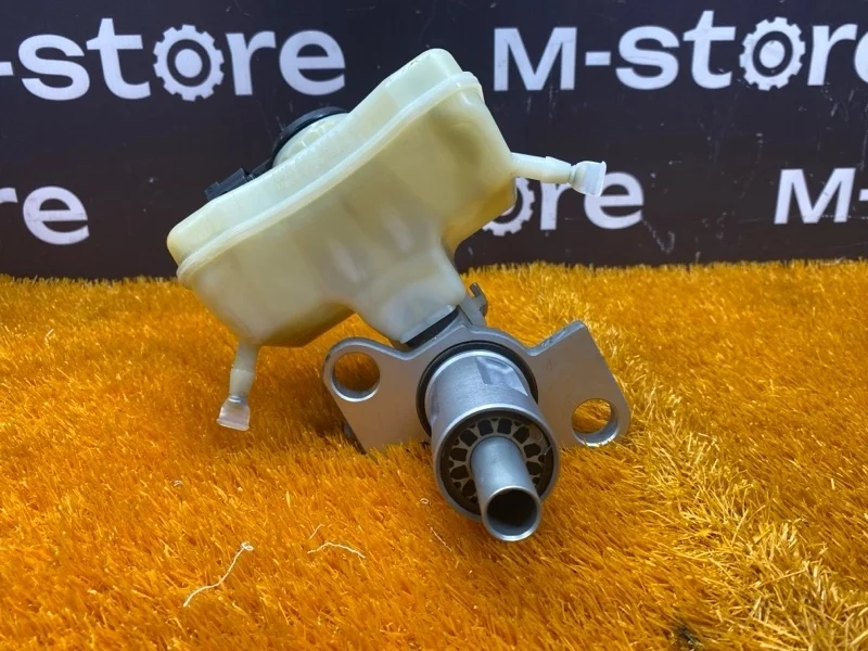 Главный тормозной цилиндр Audi Q5 2010 8K0611021A 8R CAL